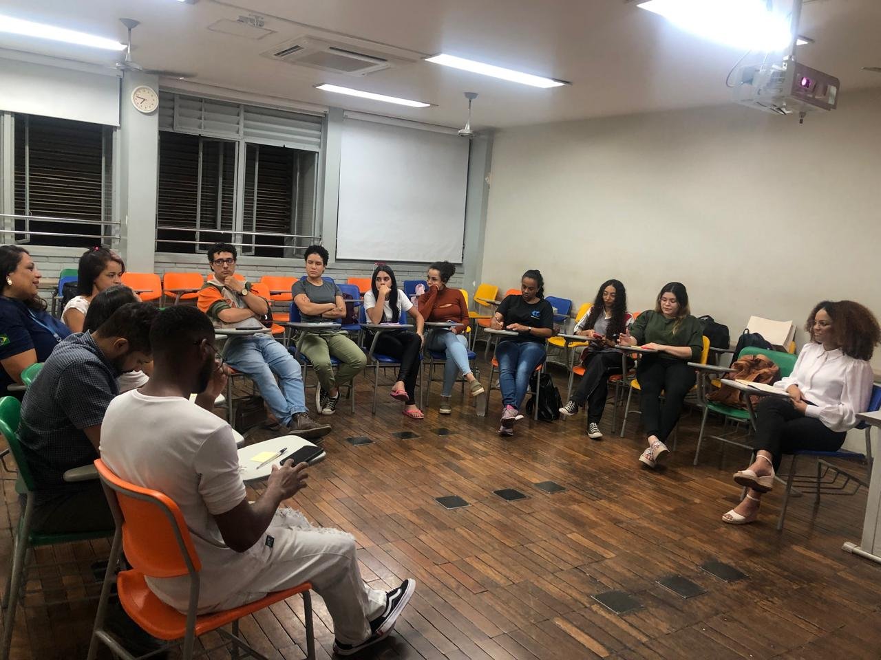 Equipe PsicoDesenvolveRH em sala de treinamento